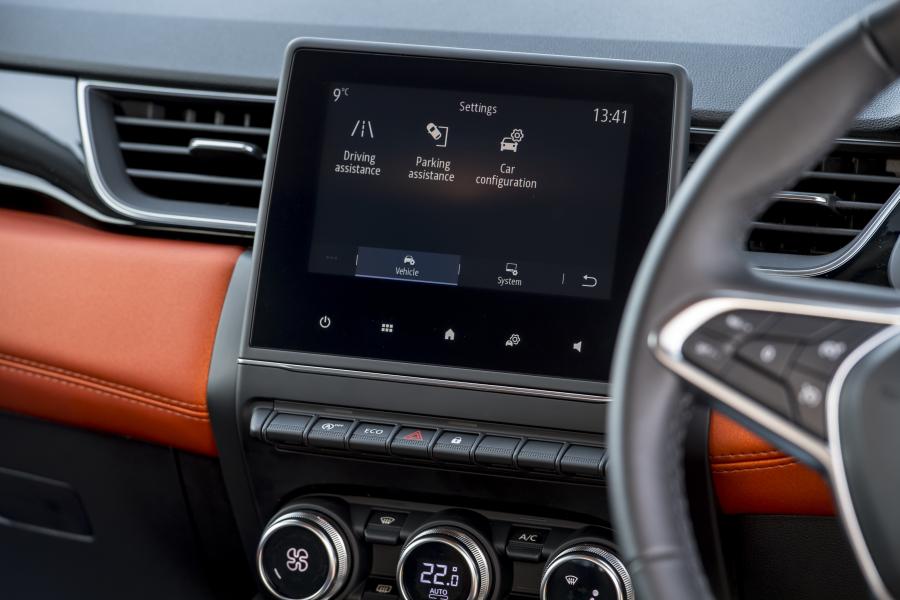 Детали интерьера Renault Captur Iconic 2019 года  (UK) (фото 30 из 40)